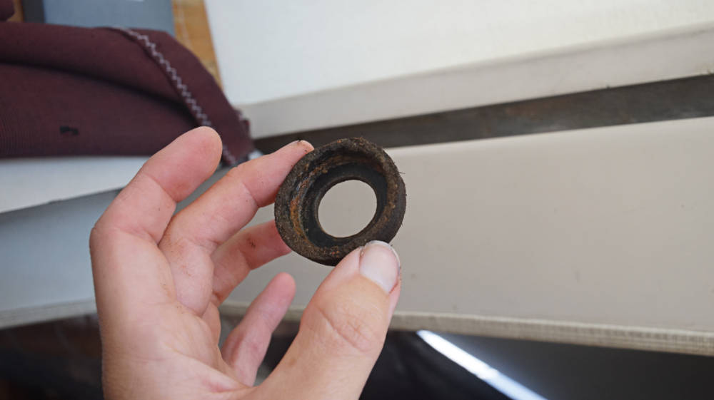 leather plunger washer