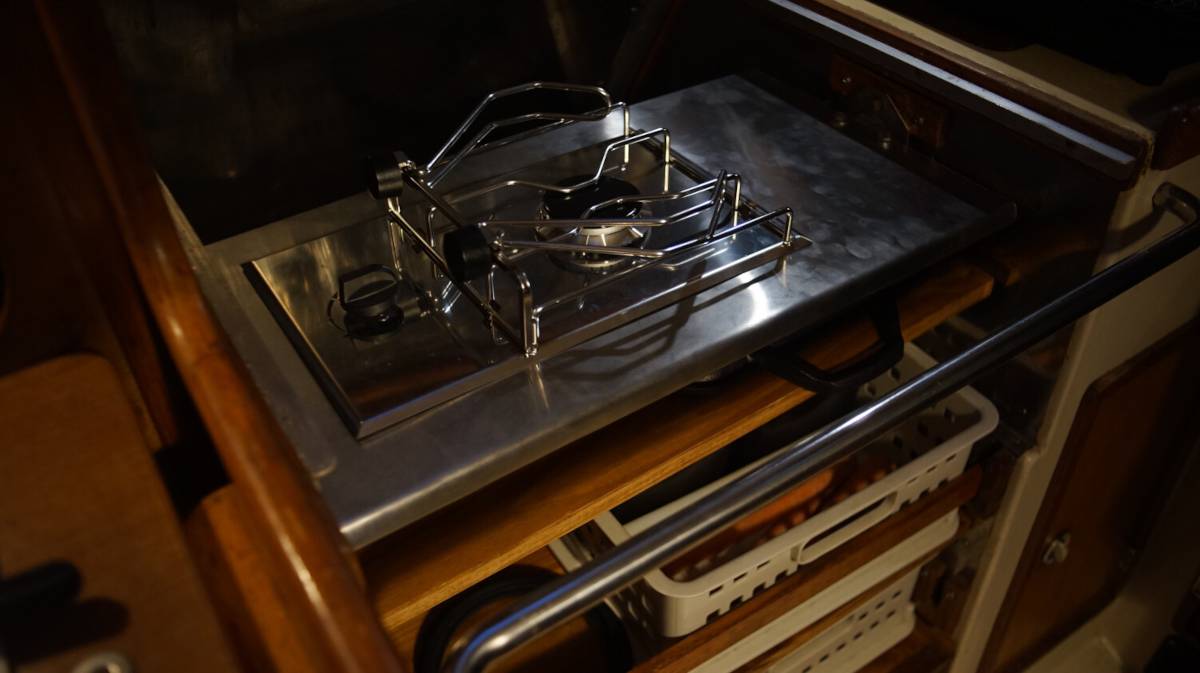 a view of the completed single lpg burner on the platform installation