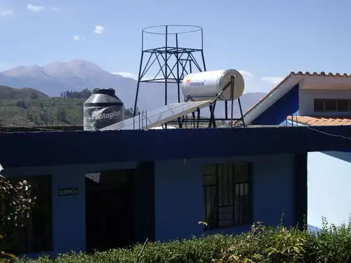 GIZ Brinkmann Peru SWH Themosyphon.JPG