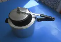 GIZ TJK Mueller Old pressure cooker.jpg