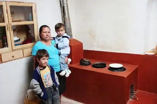Improved cookstove Paucamayo, Cajamarca.JPG