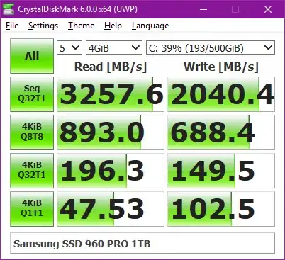 Screenshot of disk benchmark showing 3.26 GB/s sequential read speed from a PCIe SSD