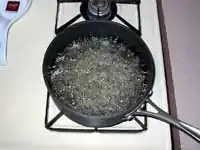Boiling the sugar solution