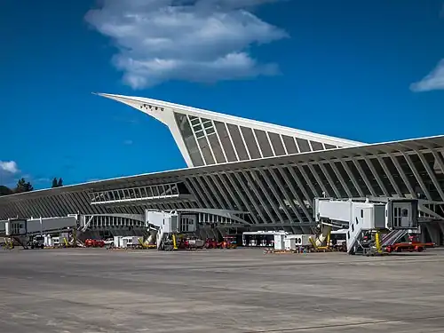 Bilbao Airport Passenger Terminal (1990–2000)