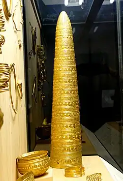 Avanton Gold Hat, France, 1500-1200 BC[116]
