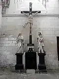 Group of statues.