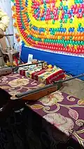 A airsoft rifle balloon shooting game
