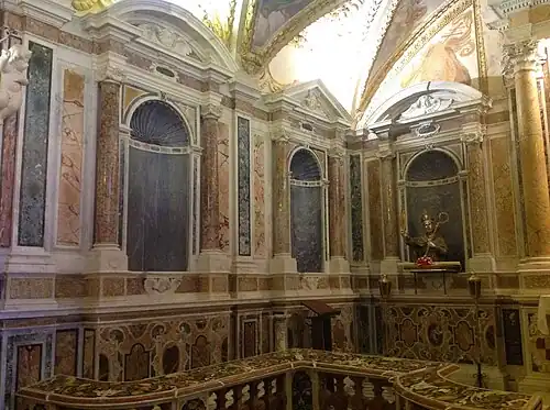 Chancel niches