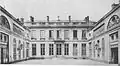 Interior courtyard photograph (c. 1920)[11]