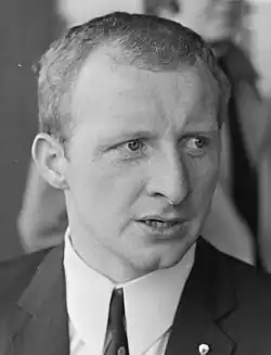 Photo of Jimmy Johnstone travelling with Celtic to Amsterdam for their European Cup tie against Ajax in March 1971