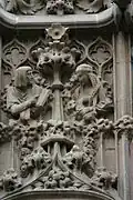 Sculptures on the main facade.