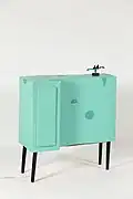 Green Wind (Mobile I). Kinetic object (1986). Ready-made, metal and electronics 81 × 82.5 × 35.7