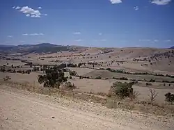 Looking down upon Tooma from the Welaregang Road.
