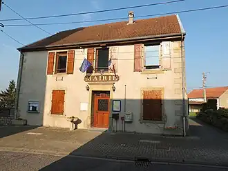 The town hall in Guenviller