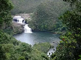Mariyudō-no-taki: Waterfall on the Urauchi River