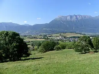 A general view of Châteauneuf