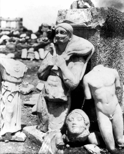 The Perserschutt, or "Persian rubble", dating from the destruction of Athens in 480/479 BC during the Second Persian invasion of Greece offer a clear datation marker for Archaic statuary.