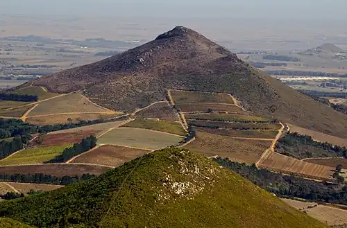 Klapmuts hill ("Klapmutskop") from which the town gets its name.