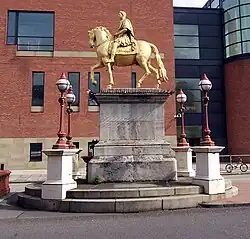 Statue and lamps