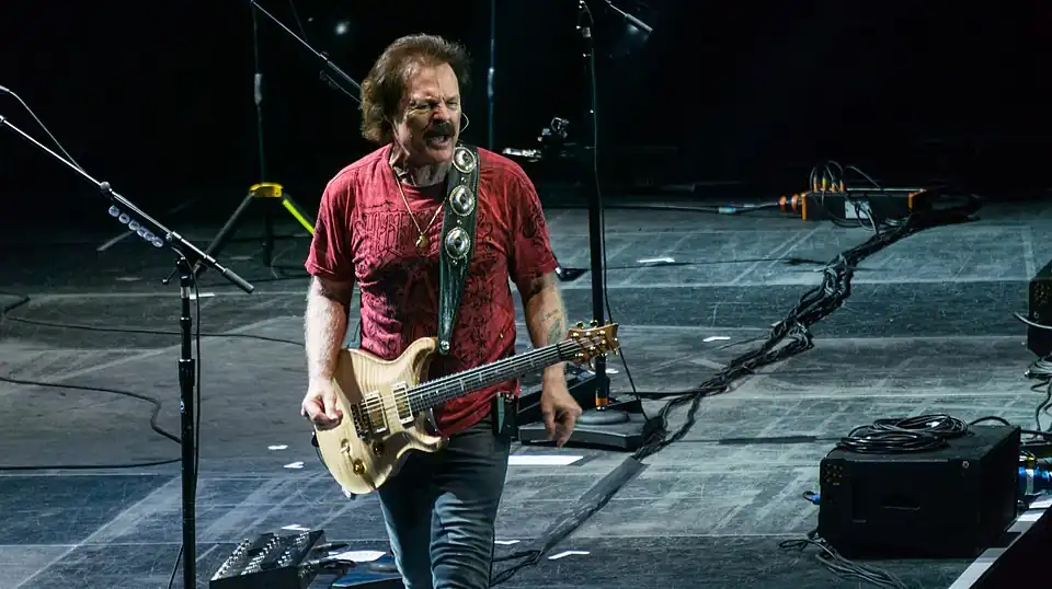 Steely Dan With The Doobie Brothers - The O2 - Sunday 29th October 2017 SteelyDanO2291017-10 (26271586969).jpg