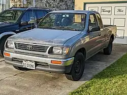1995–1997 Tacoma Xtracab 2WD, (sealed beam headlamps)