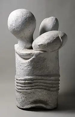 Three tired heads on a barrel, metal and asbestos cement (1966), h. 106 cm