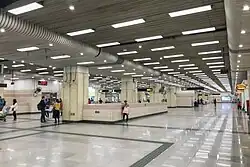 Line 1 concourse